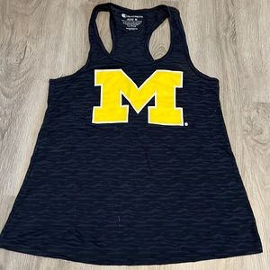 Michigan top M . Size M